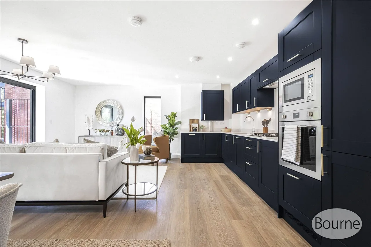 Shores Road, Horsell, GU21, photo 2