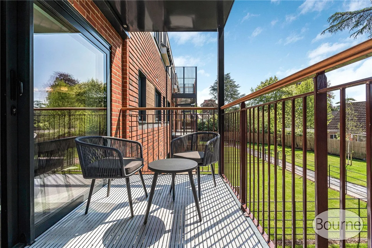 Shores Road, Horsell, GU21, photo 16