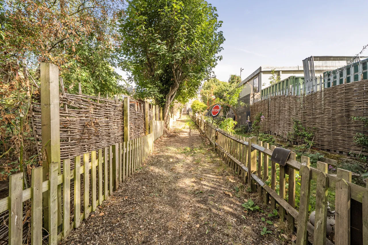 Half Acre Road, Hanwell, W7, photo 16