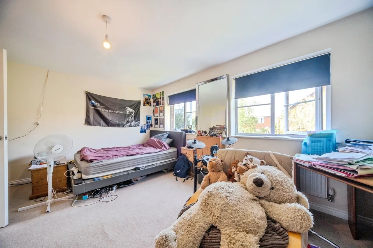 Prince Rupert Drive, AYLESBURY, Buckinghamshire, HP19, photo 9