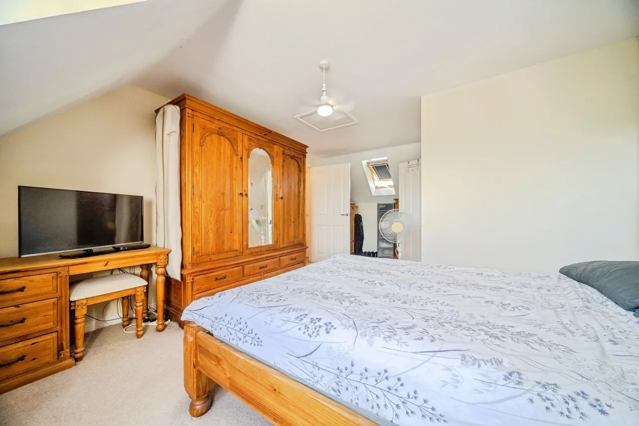 Prince Rupert Drive, AYLESBURY, Buckinghamshire, HP19, photo 11