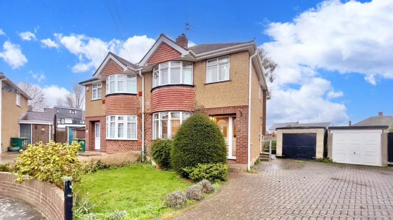 Stanwell Gardens, Stanwell, TW19, photo 22