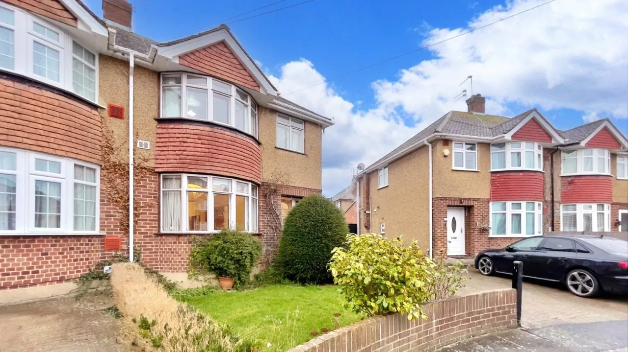 Stanwell Gardens, Stanwell, TW19, photo 20