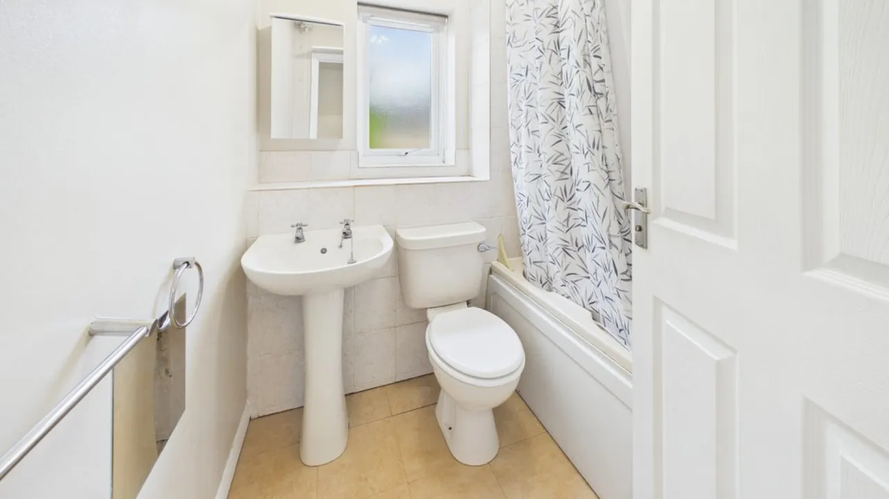 Warwick Drive, Bury St Edmunds, photo 7