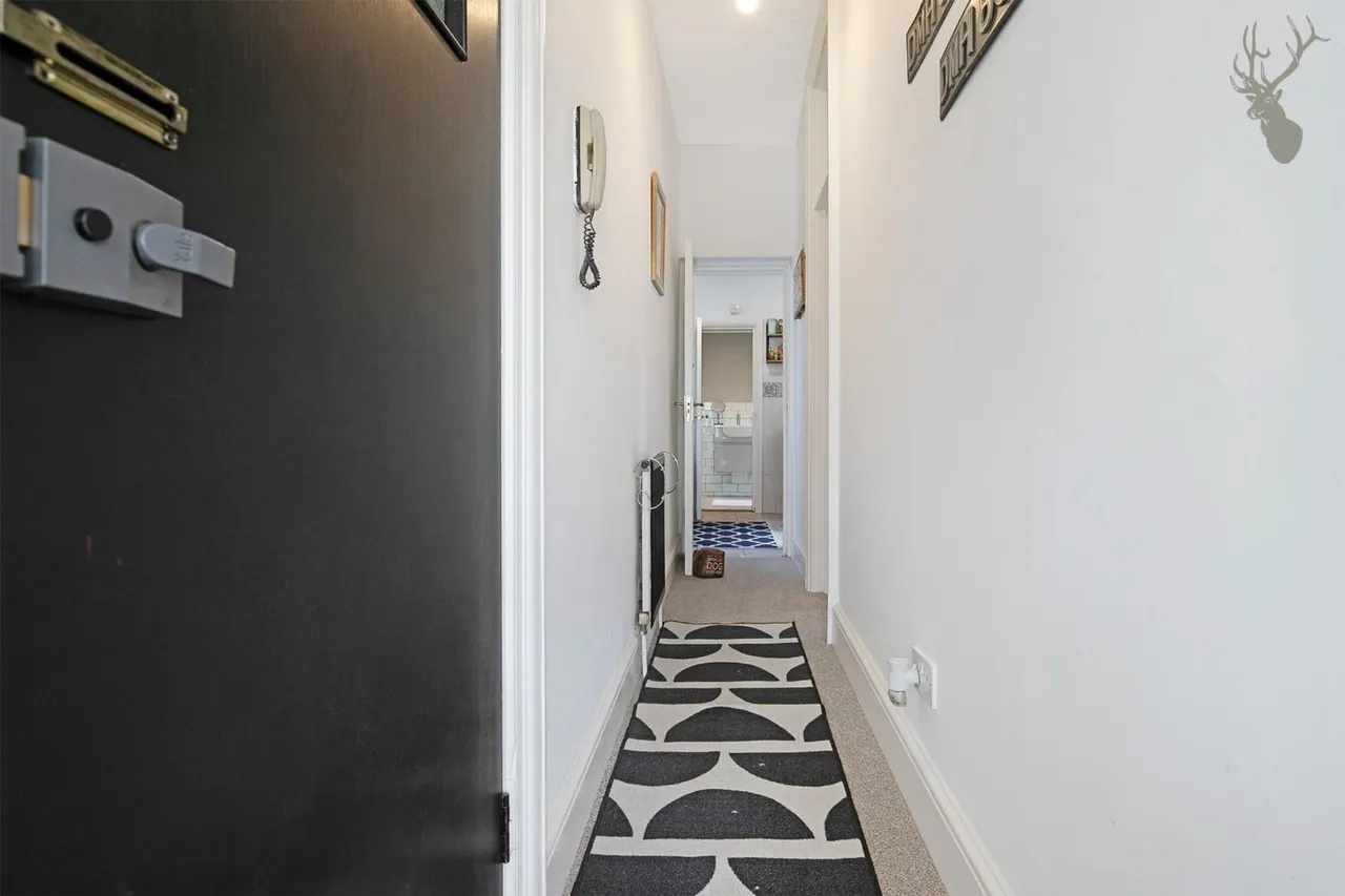 Warren Road, London, E4, photo 13