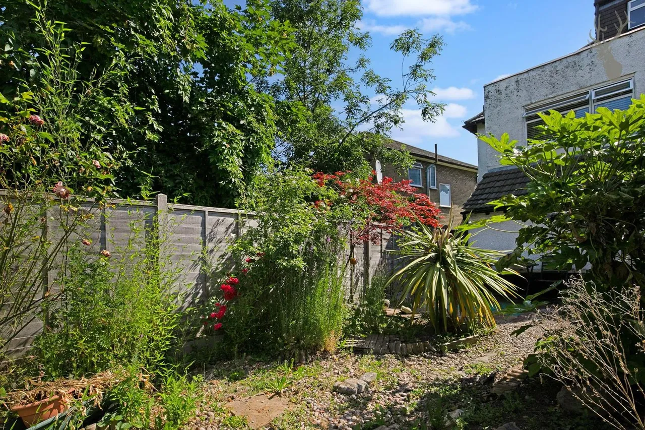Warren Road, London, E4, photo 21