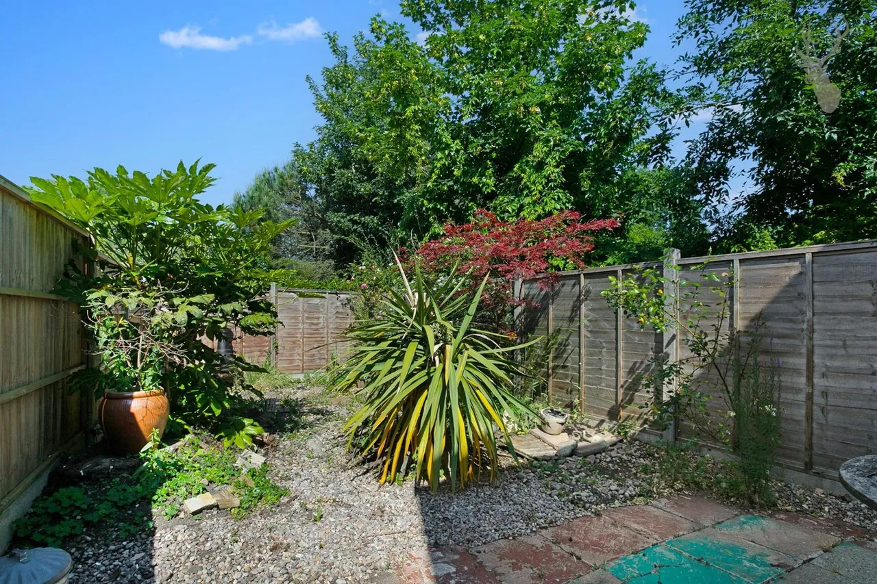 Warren Road, London, E4, photo 20