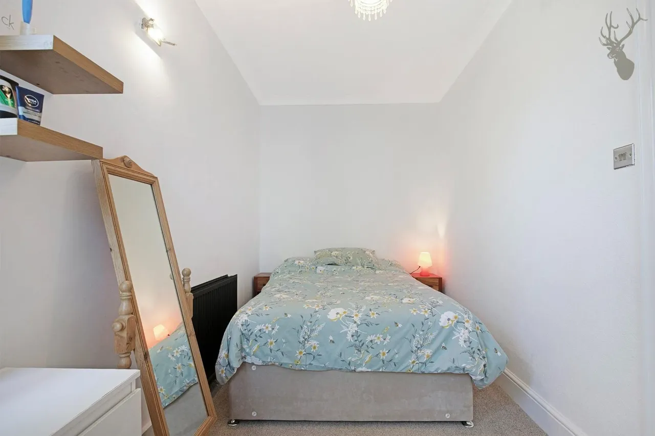 Warren Road, London, E4, photo 17