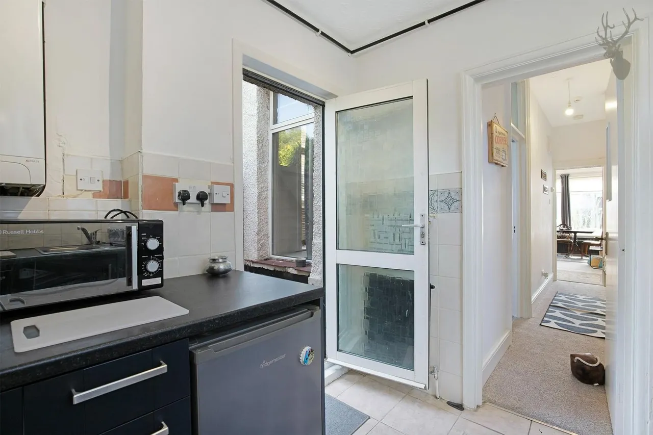 Warren Road, London, E4, photo 12