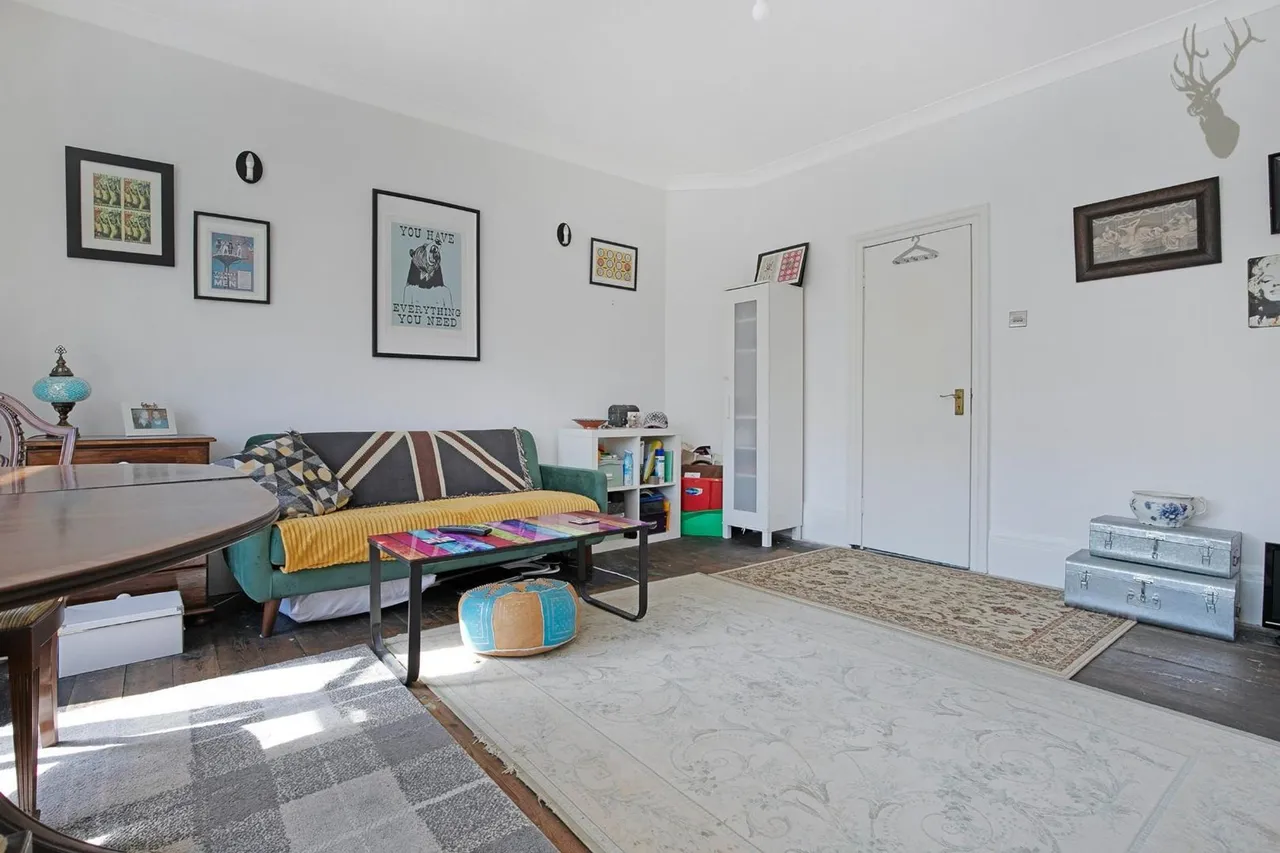 Warren Road, London, E4, photo 2