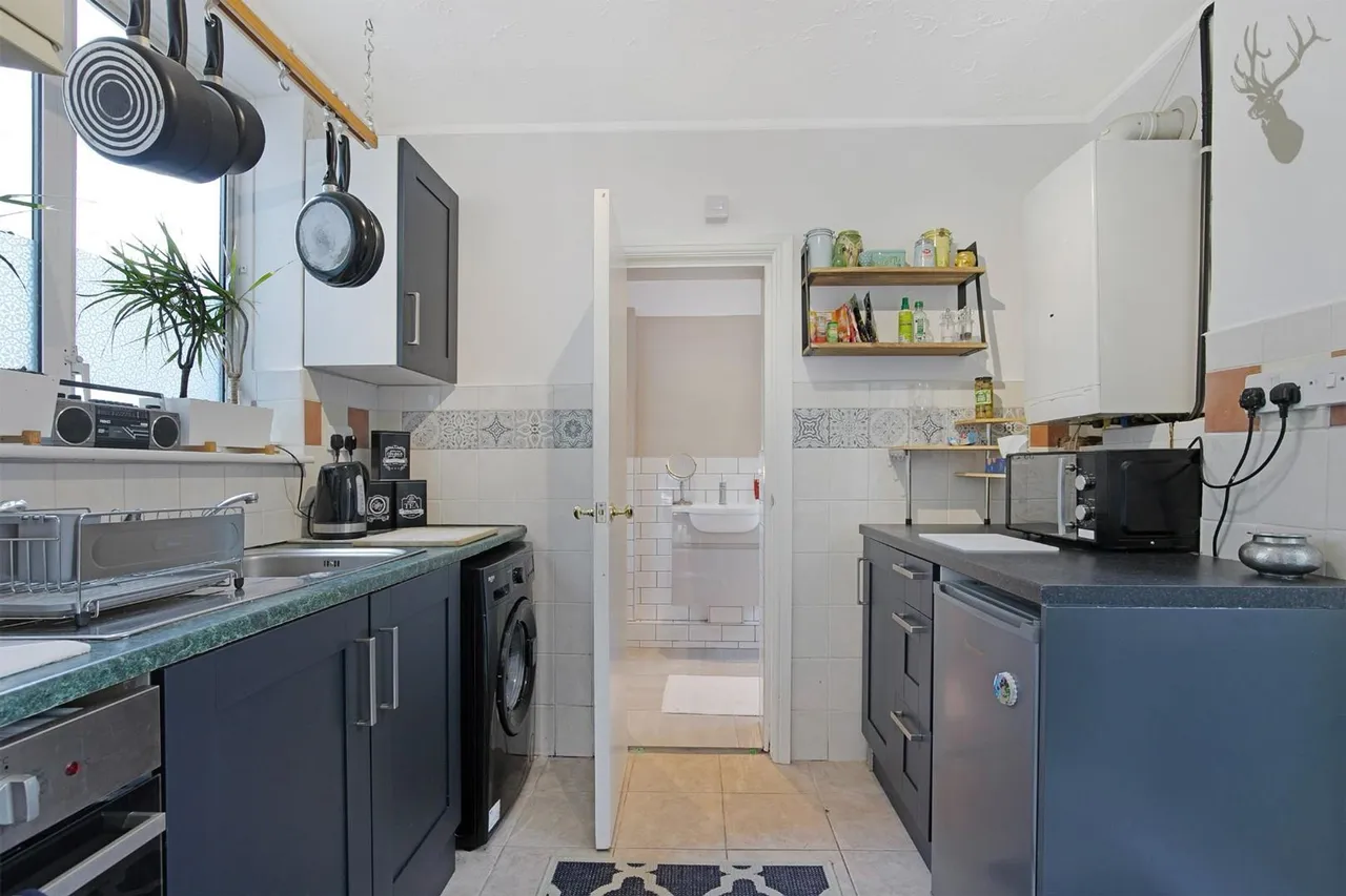 Warren Road, London, E4, photo 10