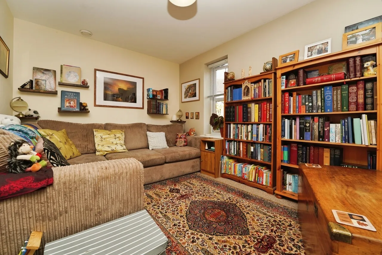 Sealand Way Kingsway, Quedgeley, Gloucester, Gloucestershire, GL2, photo 4