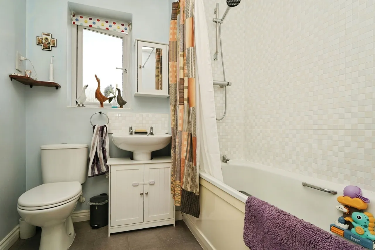 Sealand Way Kingsway, Quedgeley, Gloucester, Gloucestershire, GL2, photo 12