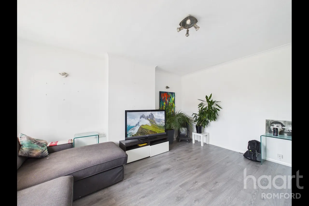 Chelmsford Avenue, Romford, RM5, photo 5