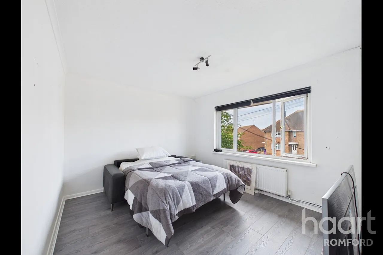 Chelmsford Avenue, Romford, RM5, photo 11