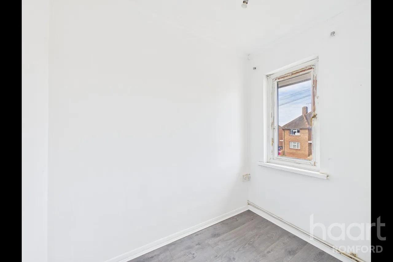 Chelmsford Avenue, Romford, RM5, photo 9