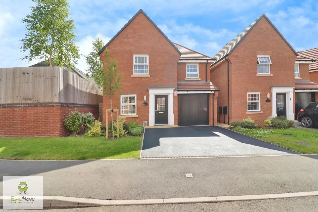3 bed house for sale, Tomkinson Heights, Hednesford, WS12