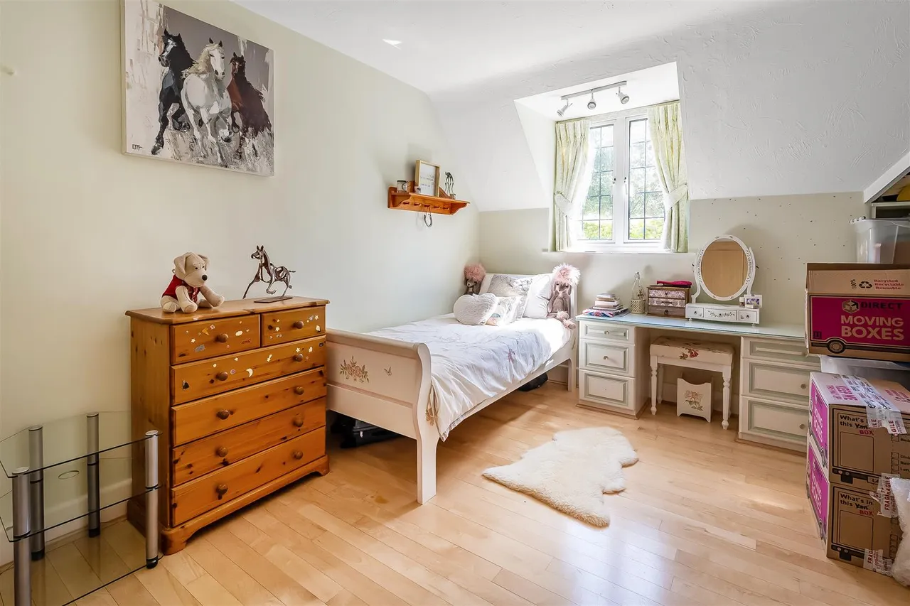 The Warren, Ashtead, KT21, photo 33