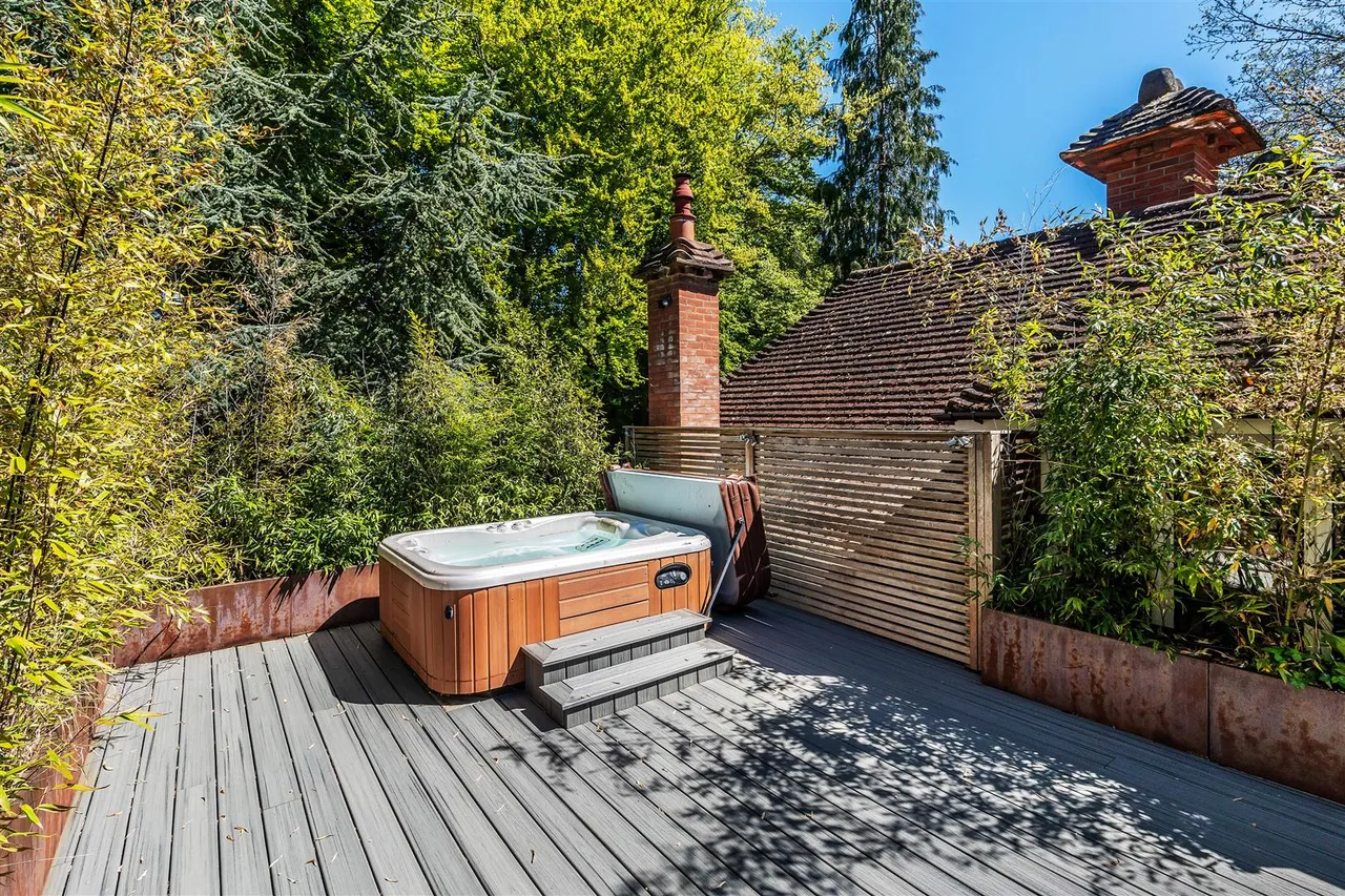 The Warren, Ashtead, KT21, photo 4