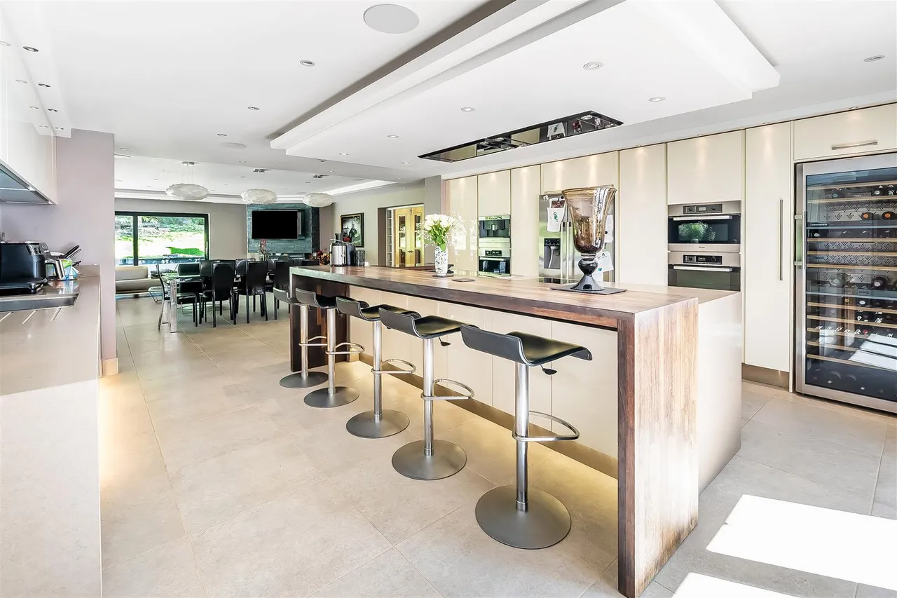The Warren, Ashtead, KT21, photo 7