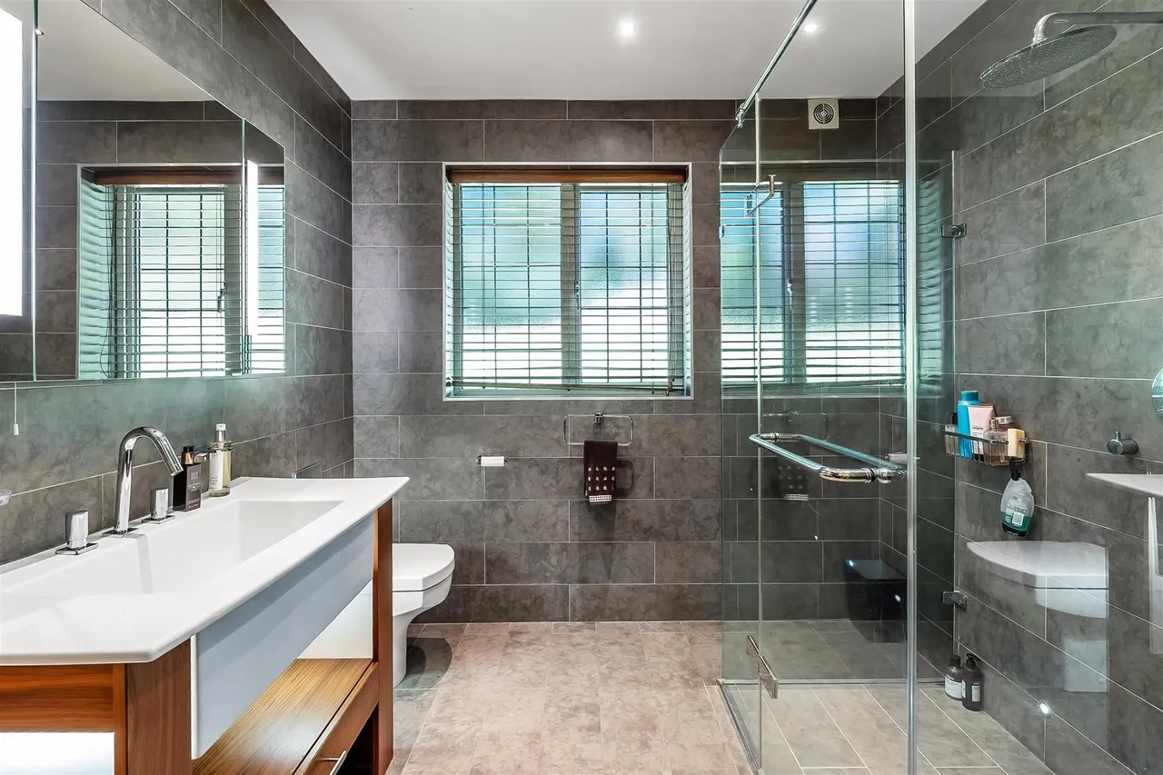 The Warren, Ashtead, KT21, photo 25
