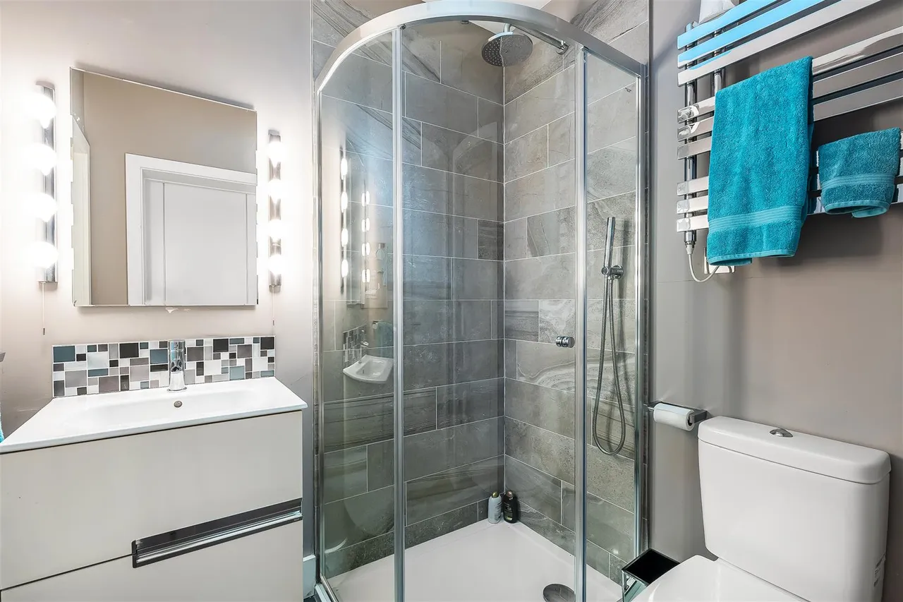 The Warren, Ashtead, KT21, photo 43