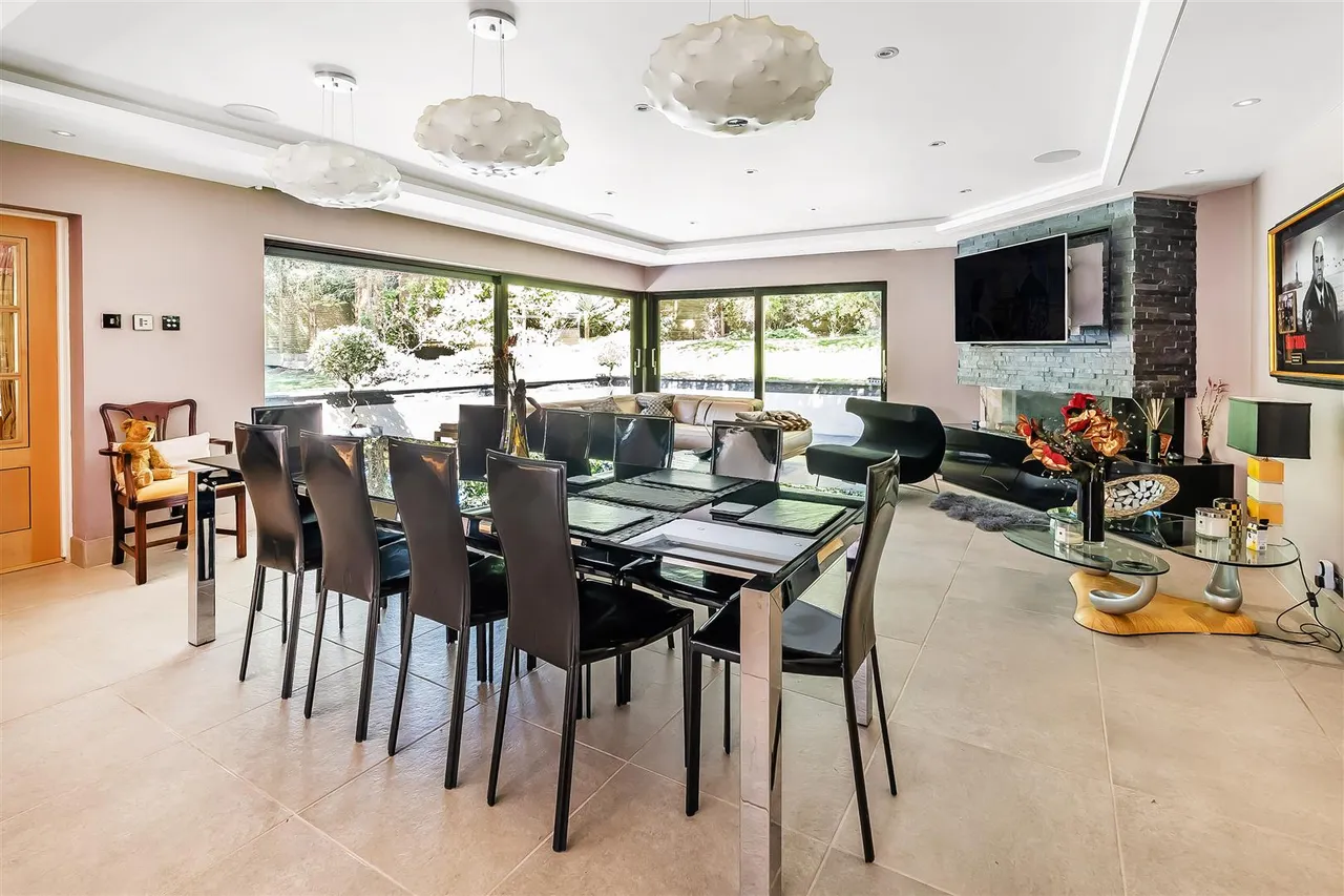 The Warren, Ashtead, KT21, photo 8