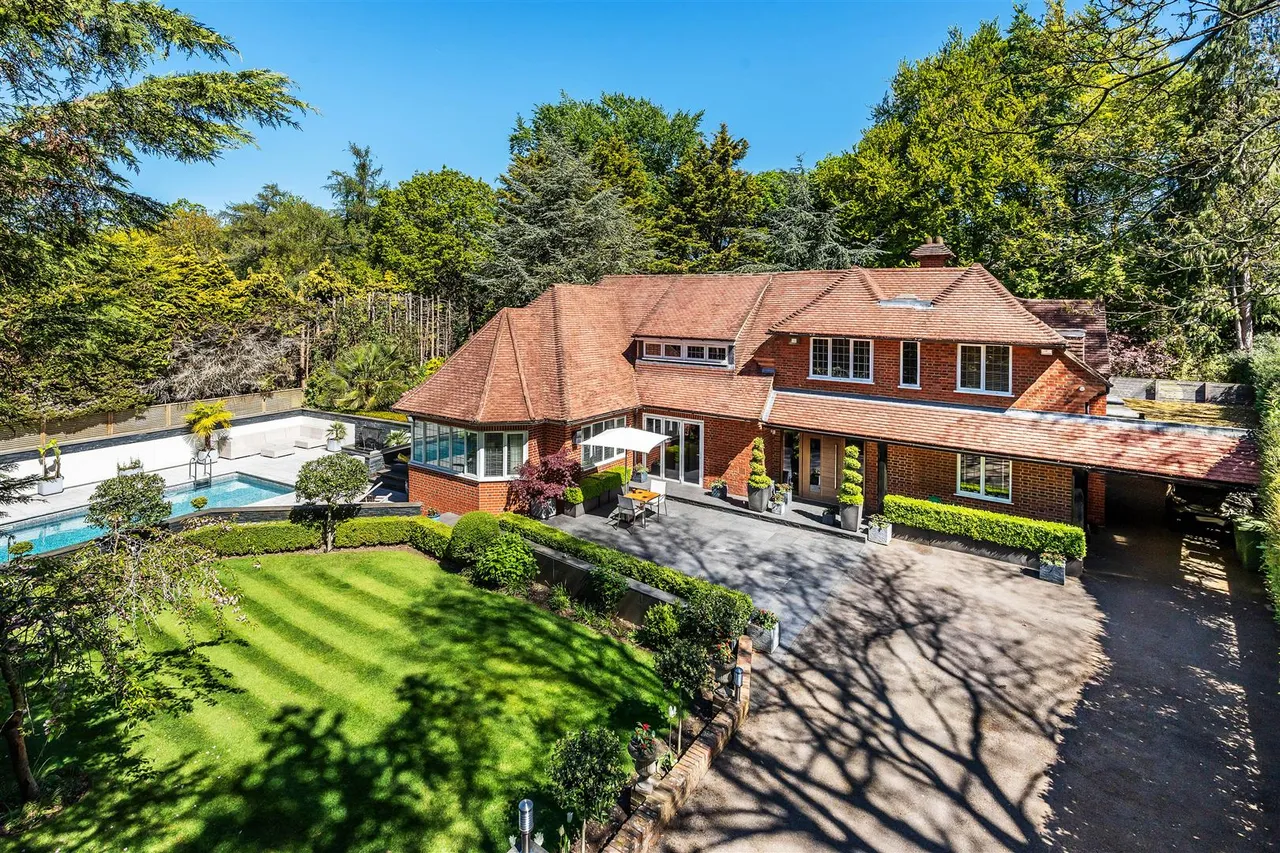 The Warren, Ashtead, KT21, photo 35