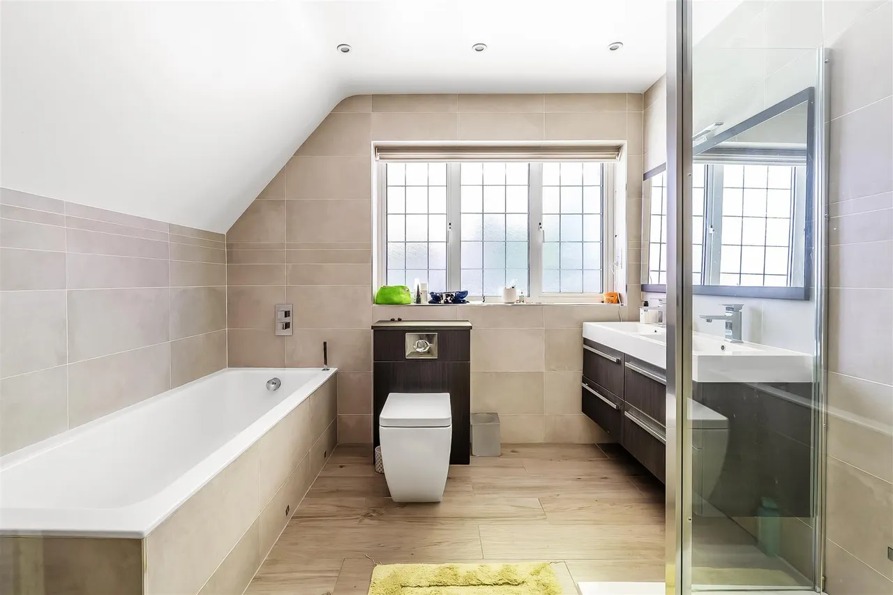 The Warren, Ashtead, KT21, photo 34