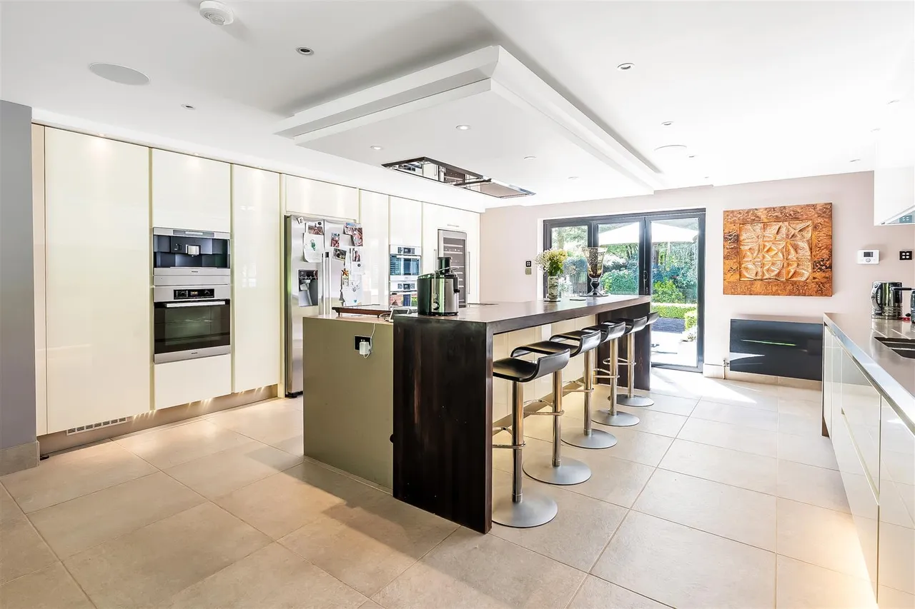 The Warren, Ashtead, KT21, photo 18