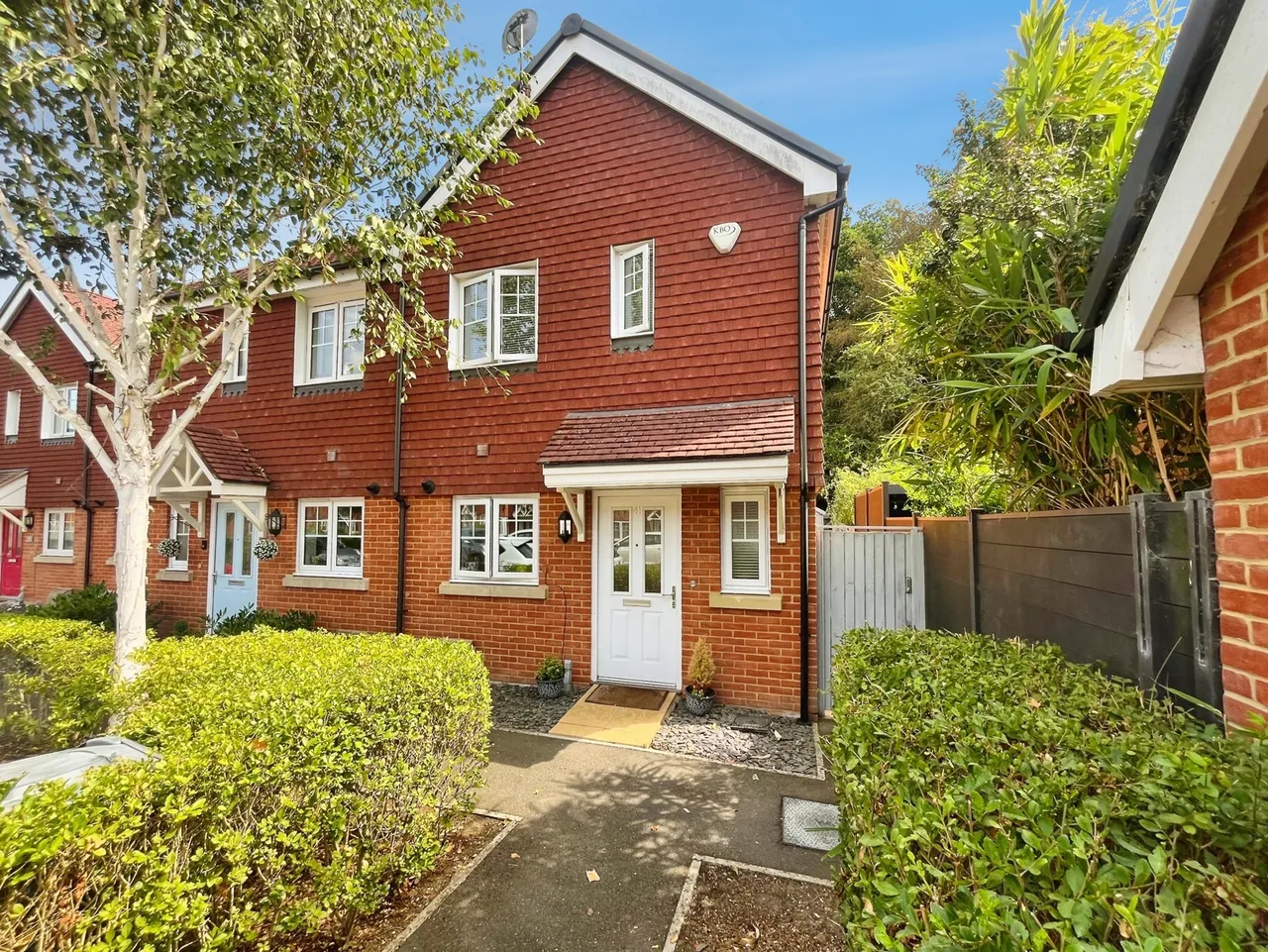2 bed house for sale — Wey Meadow Close, Farnham, Surrey, GU9 8TX