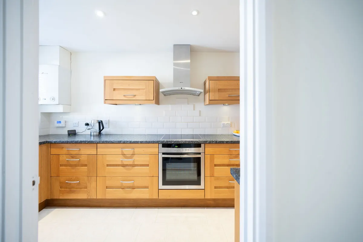 Horsham, RH13, photo 5