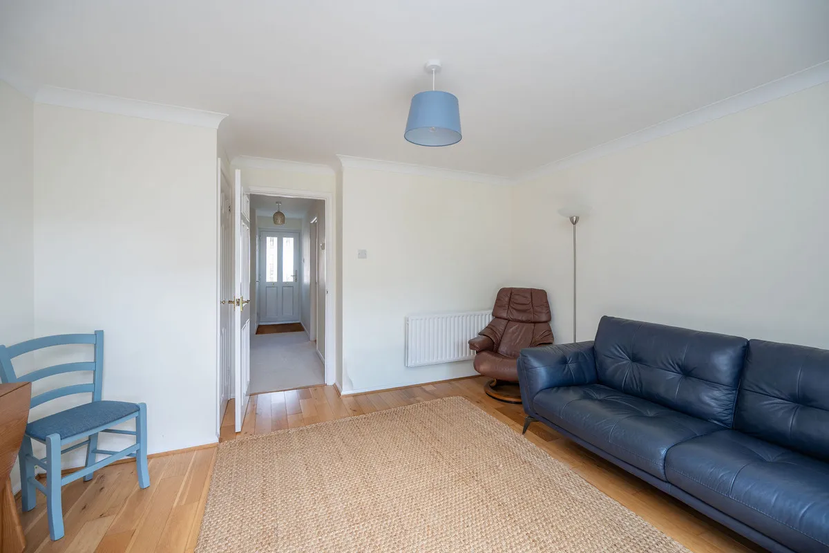 Horsham, RH13, photo 10