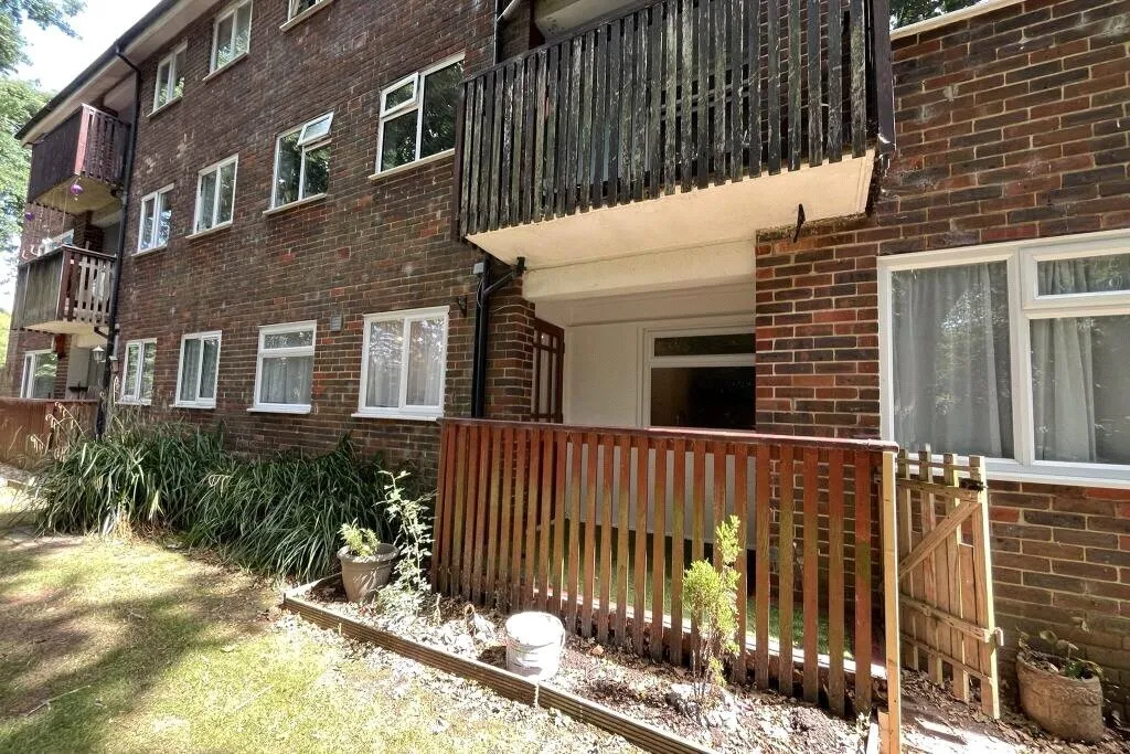 2 bed flat for sale, Homer Close, Gosport, PO13