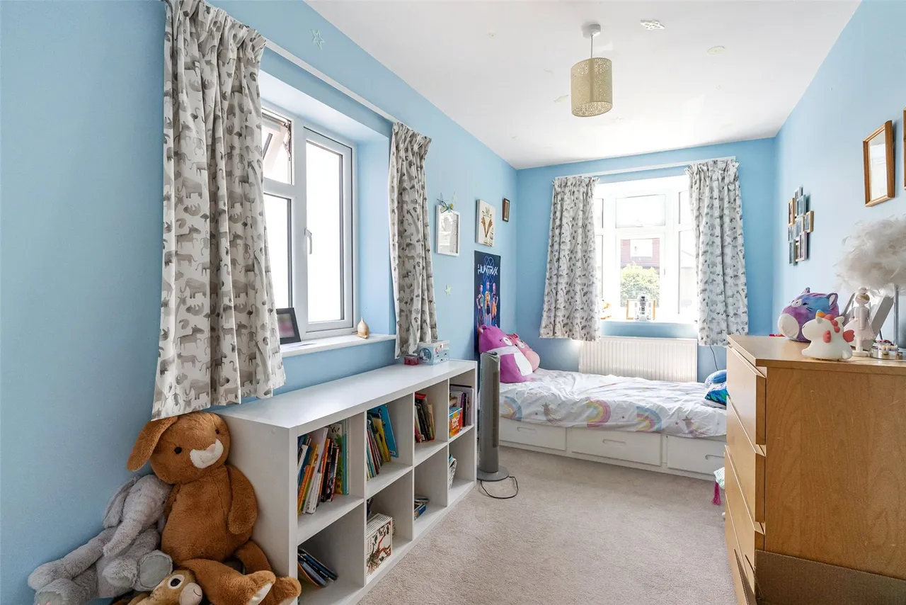 Montrose Avenue, Twickenham, TW2 6HB, photo 13