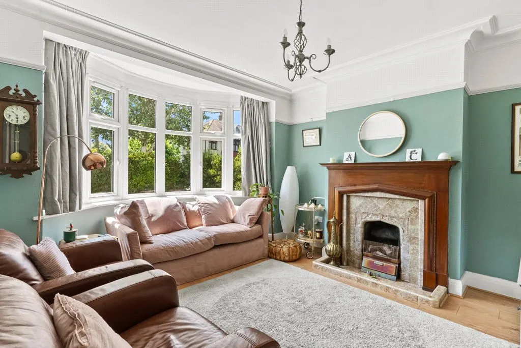 Montrose Avenue, Twickenham, TW2 6HB, photo 5