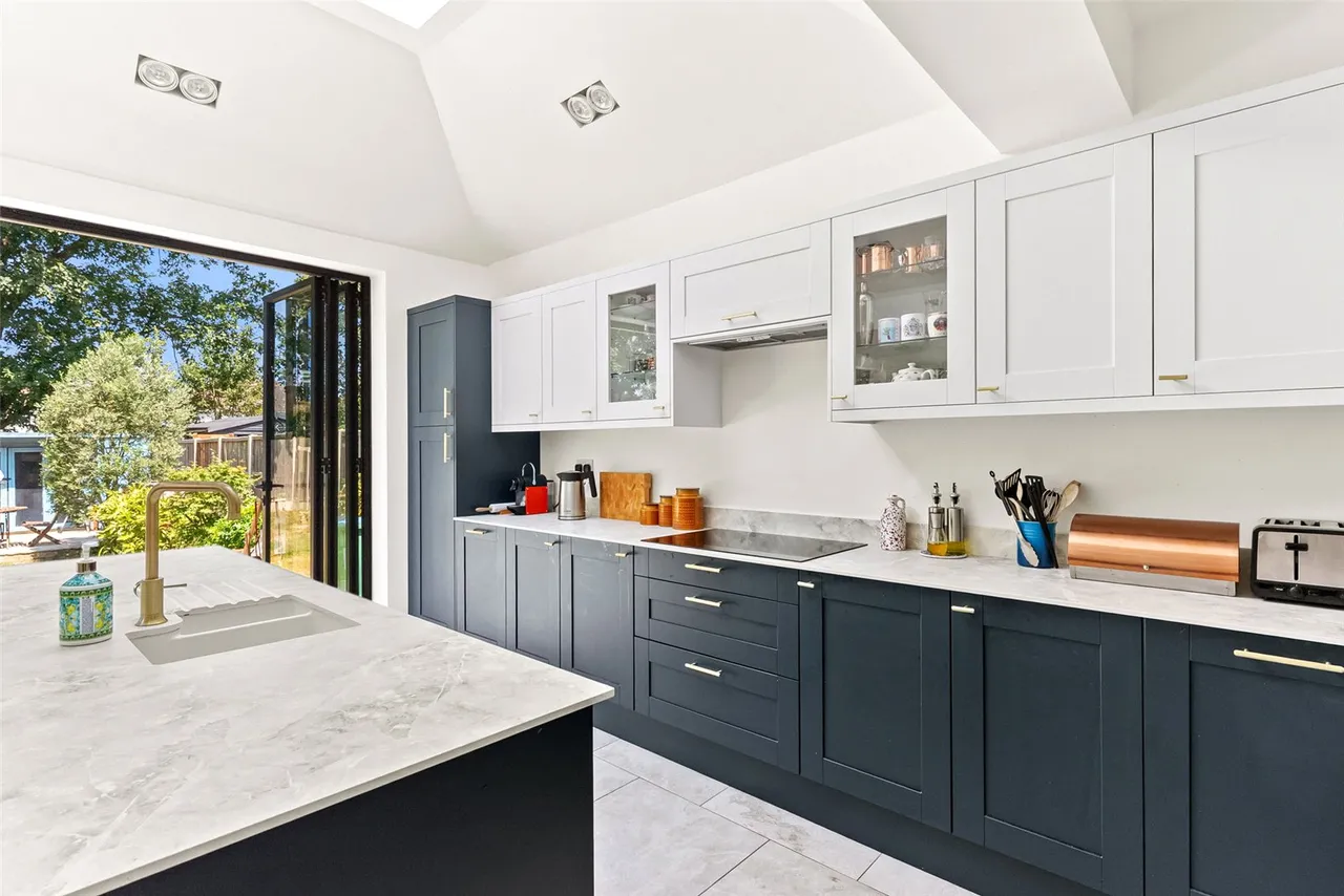 Montrose Avenue, Twickenham, TW2 6HB, photo 3