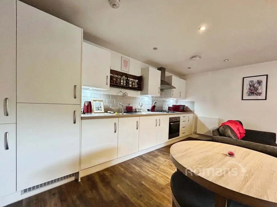 Carter Court, Hook, RG27, photo 6
