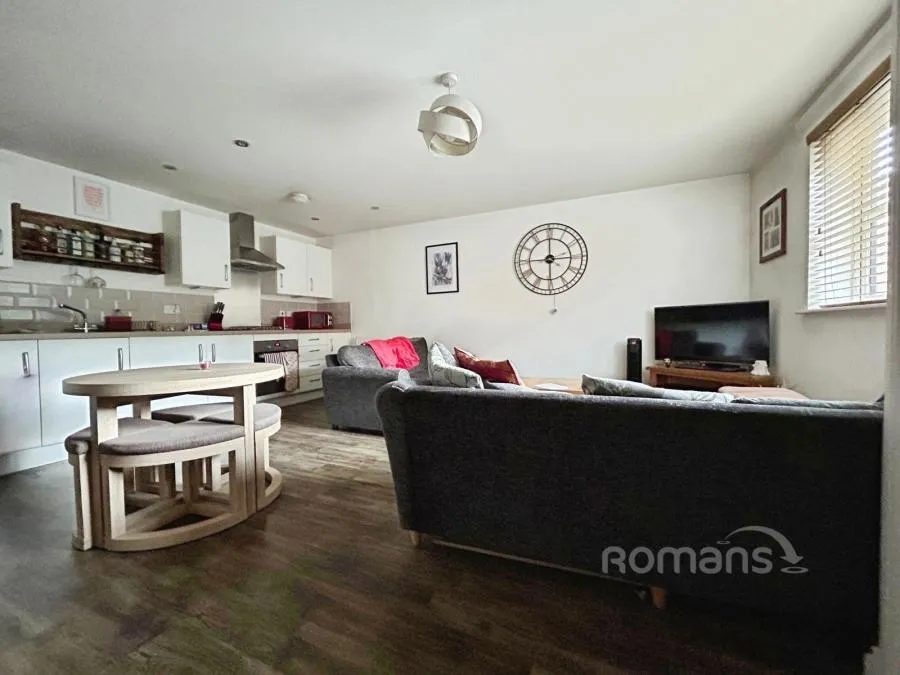 Carter Court, Hook, RG27, photo 9