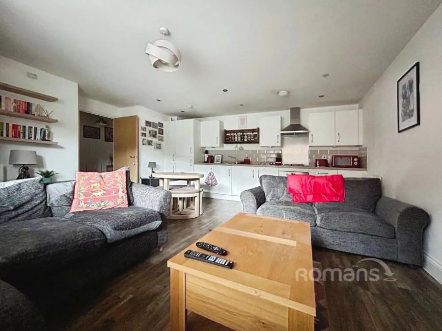Carter Court, Hook, RG27, photo 3