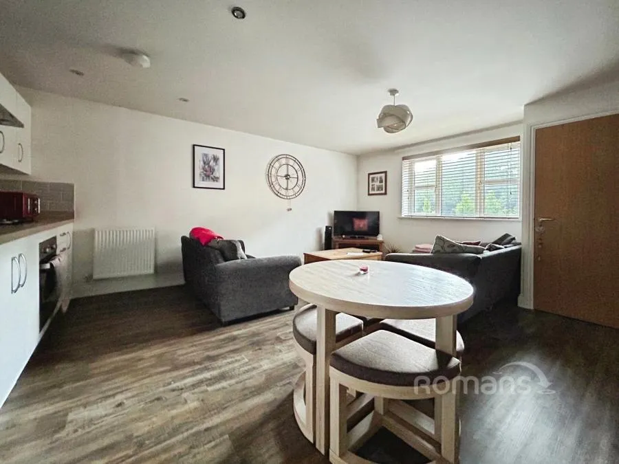 Carter Court, Hook, RG27, photo 5