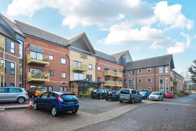 2 bed flat for sale, Park Gardens, Banbury, OX16
