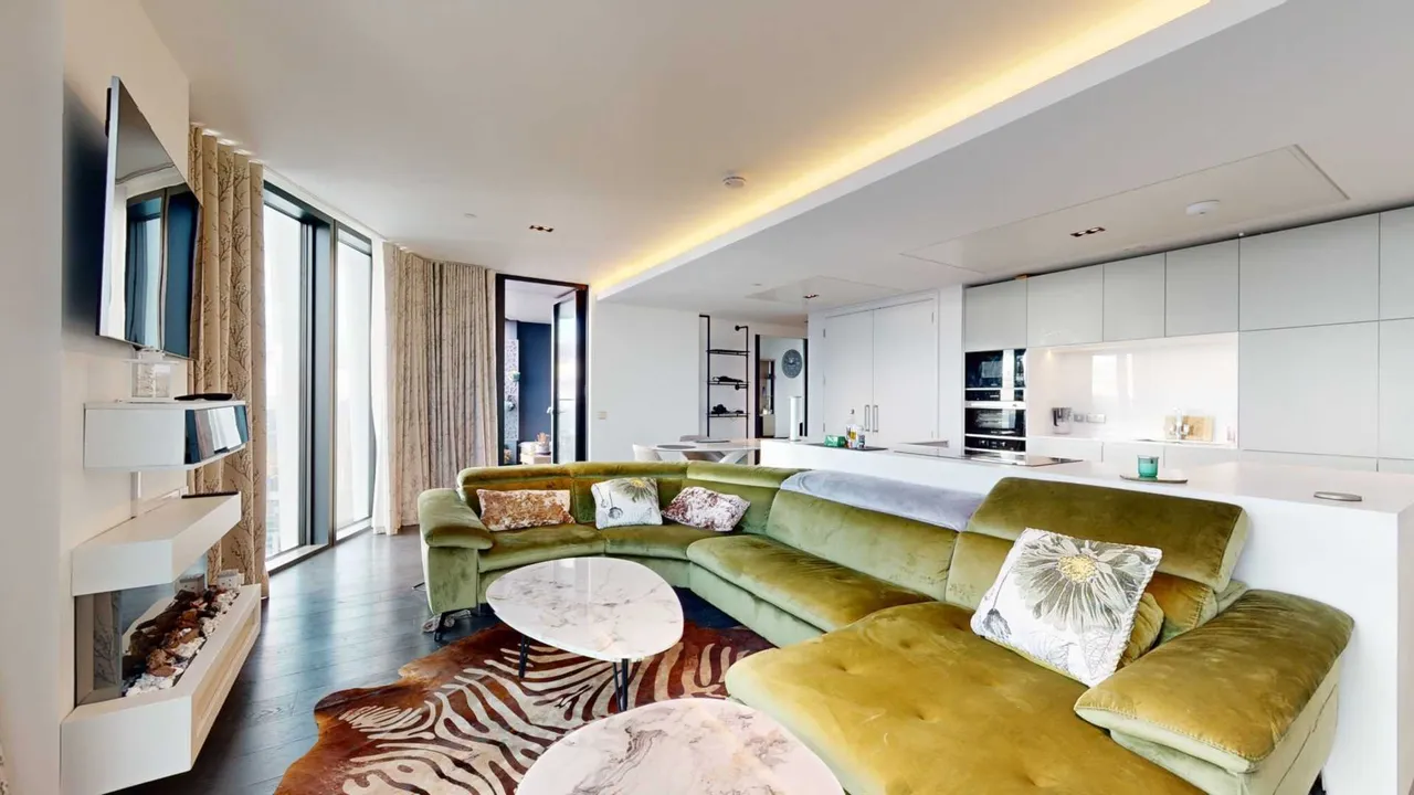 3 bed flat for sale — Marsh Wall, Canary Wharf, E14 9TW