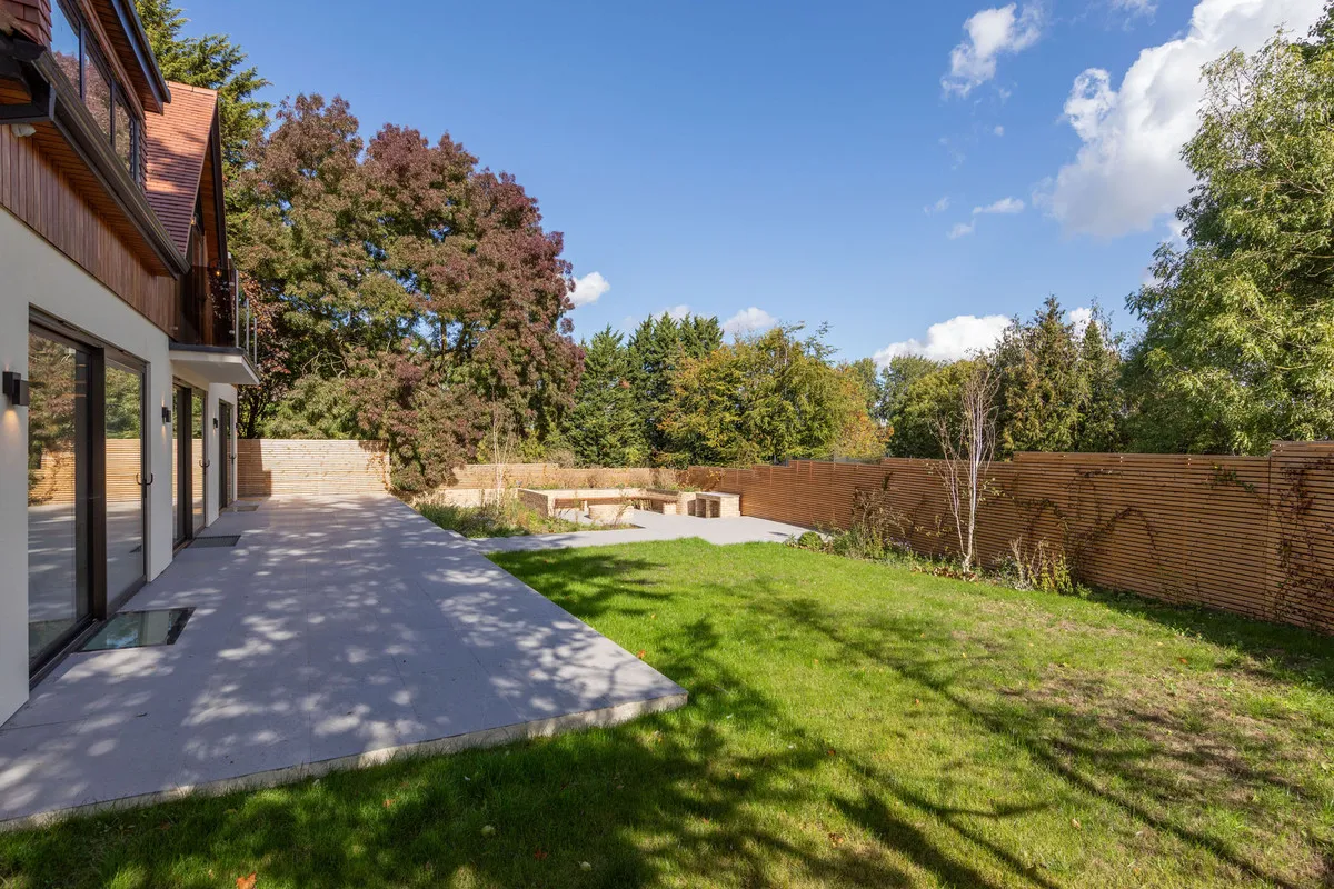 Astilbe Mansion, Brockley Hill, HA7, photo 37