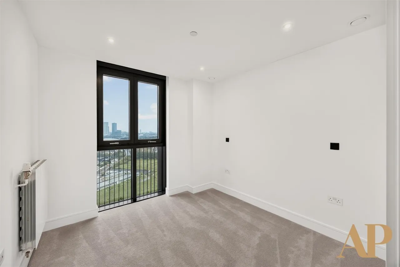 Twelve Trees Park West Ham, London, E16, photo 6
