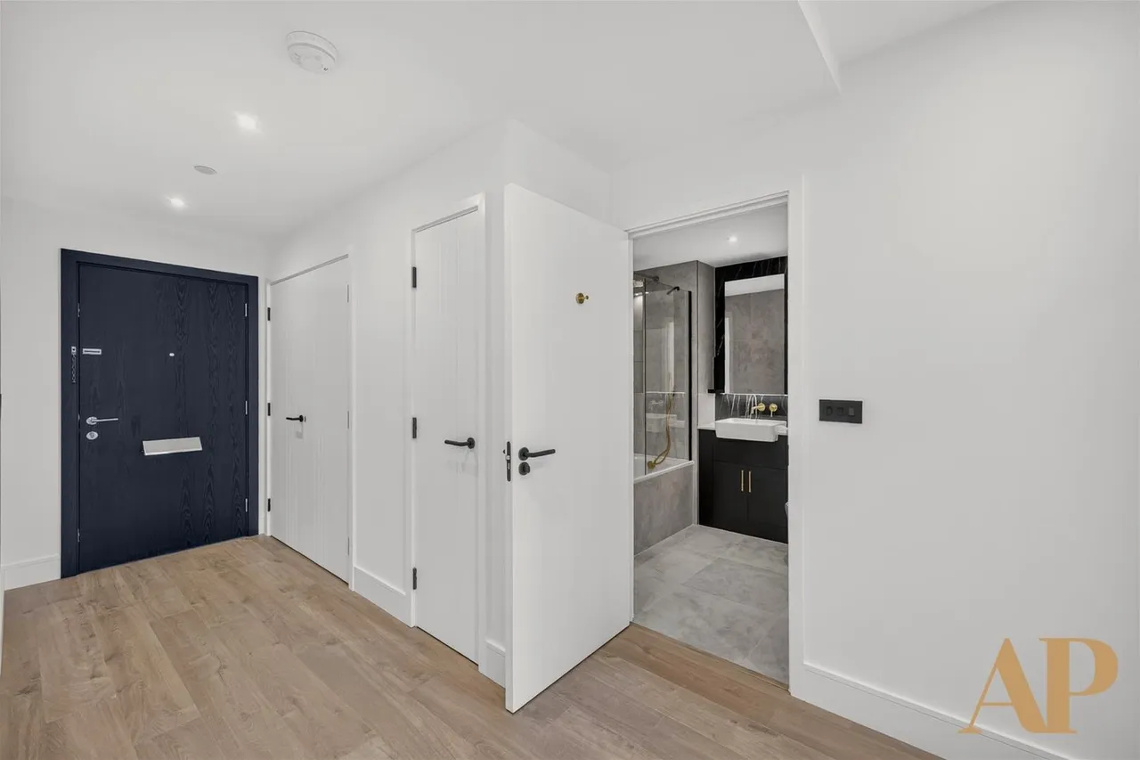 Twelve Trees Park West Ham, London, E16, photo 2