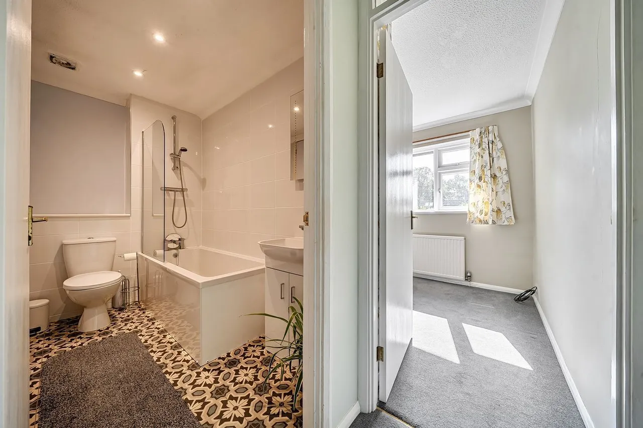 Durkheim Drive, Wells, BA5, photo 12