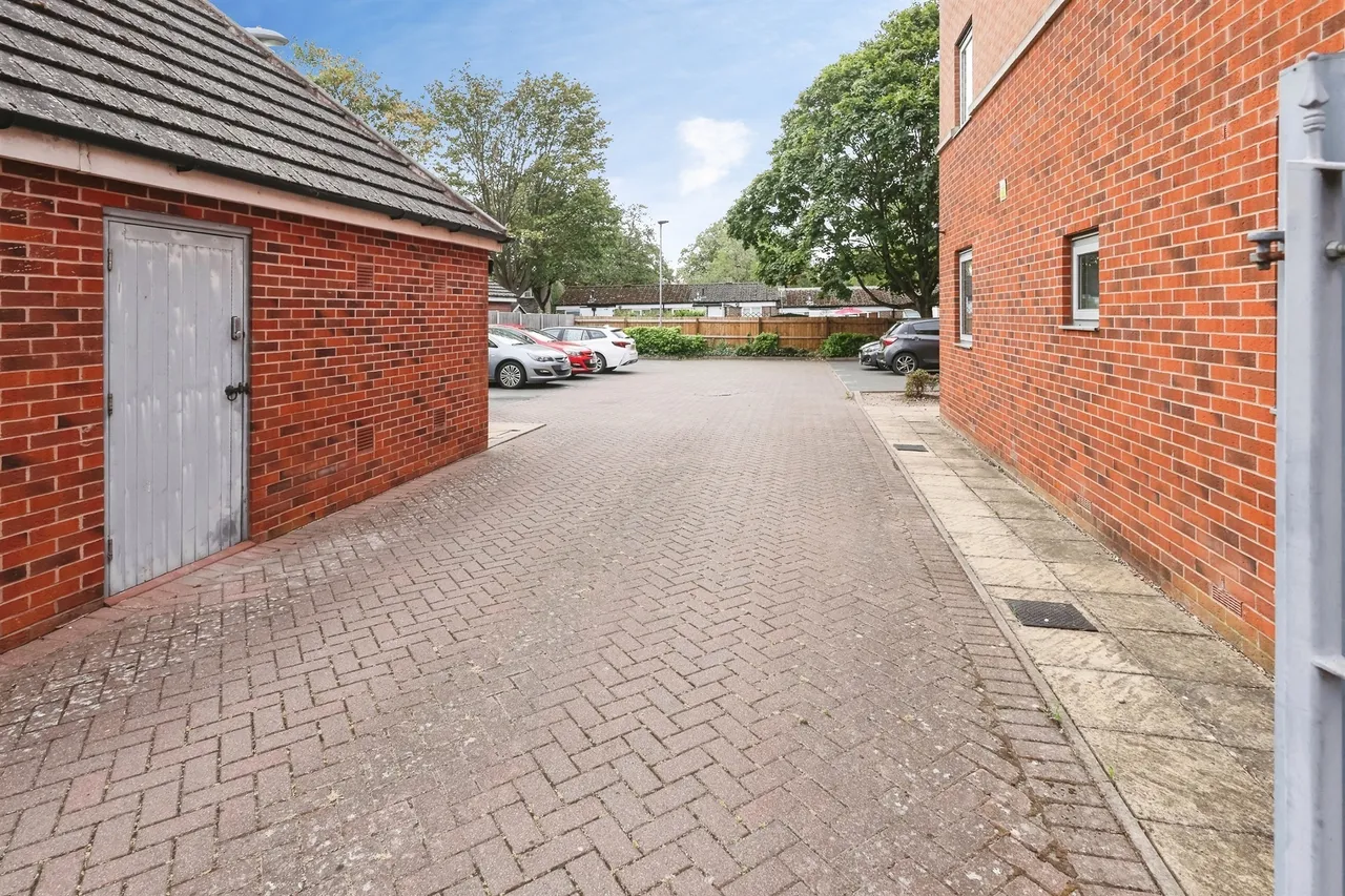 Keepers Gate, Birmingham, B37, photo 12
