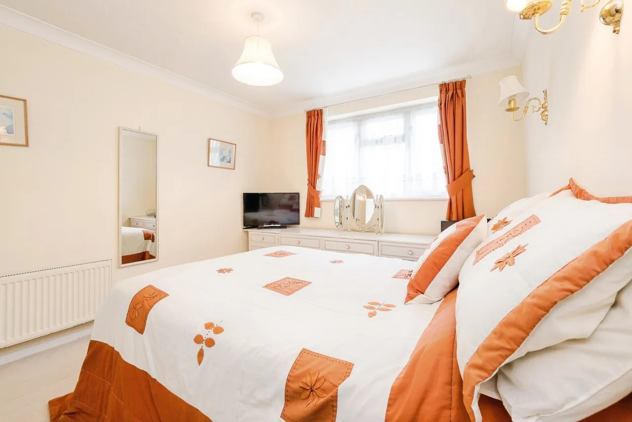 Ingleglen, Hornchurch, RM11, photo 18