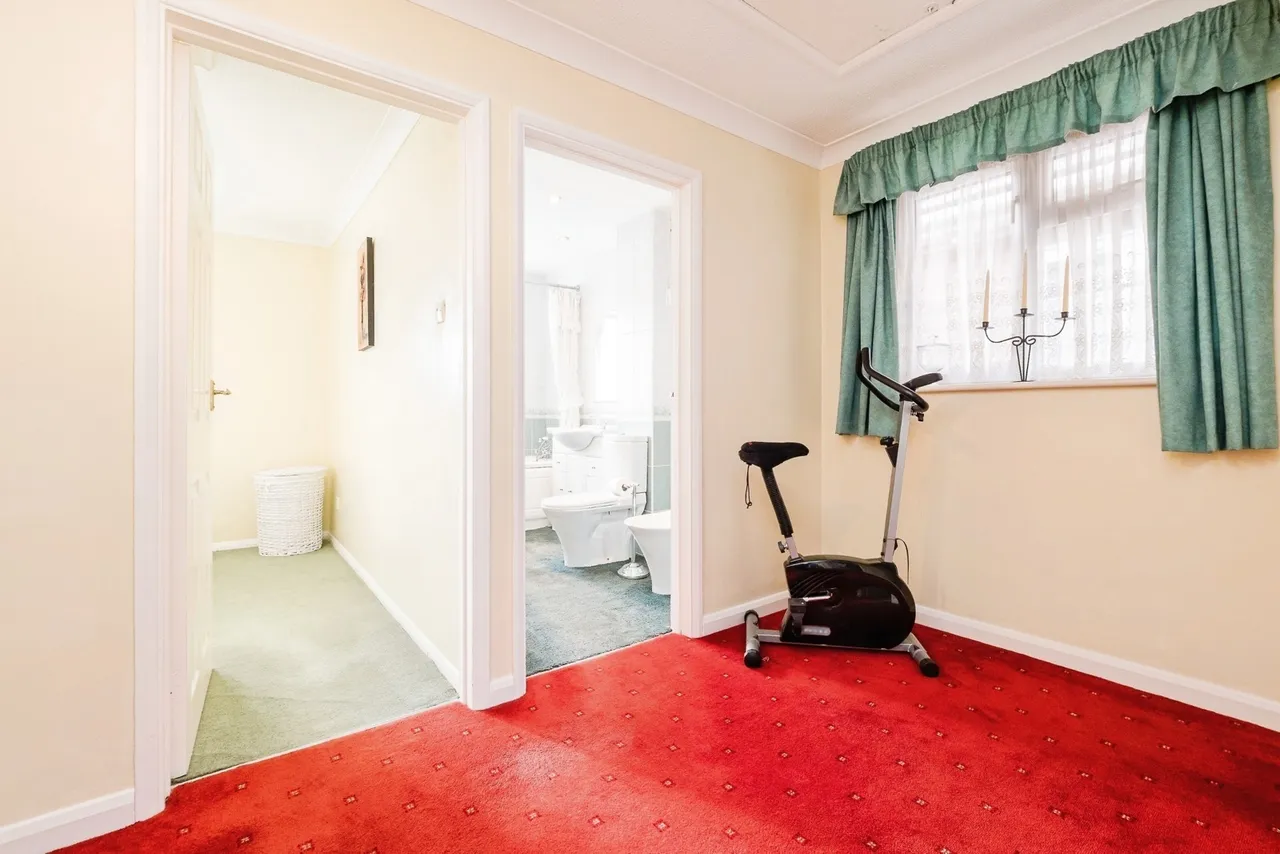 Ingleglen, Hornchurch, RM11, photo 23
